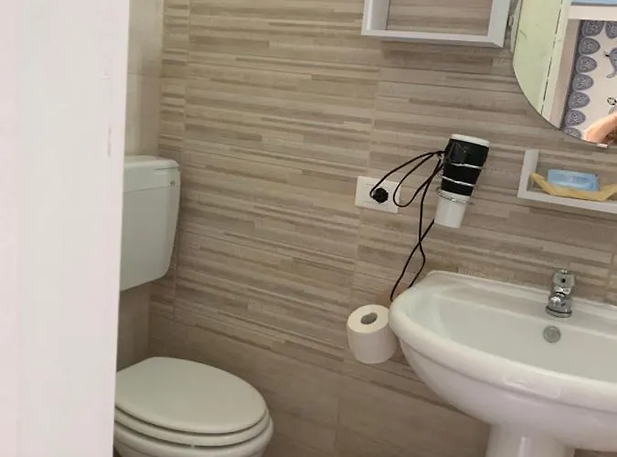 Paste&cannola בית הארחה 4*